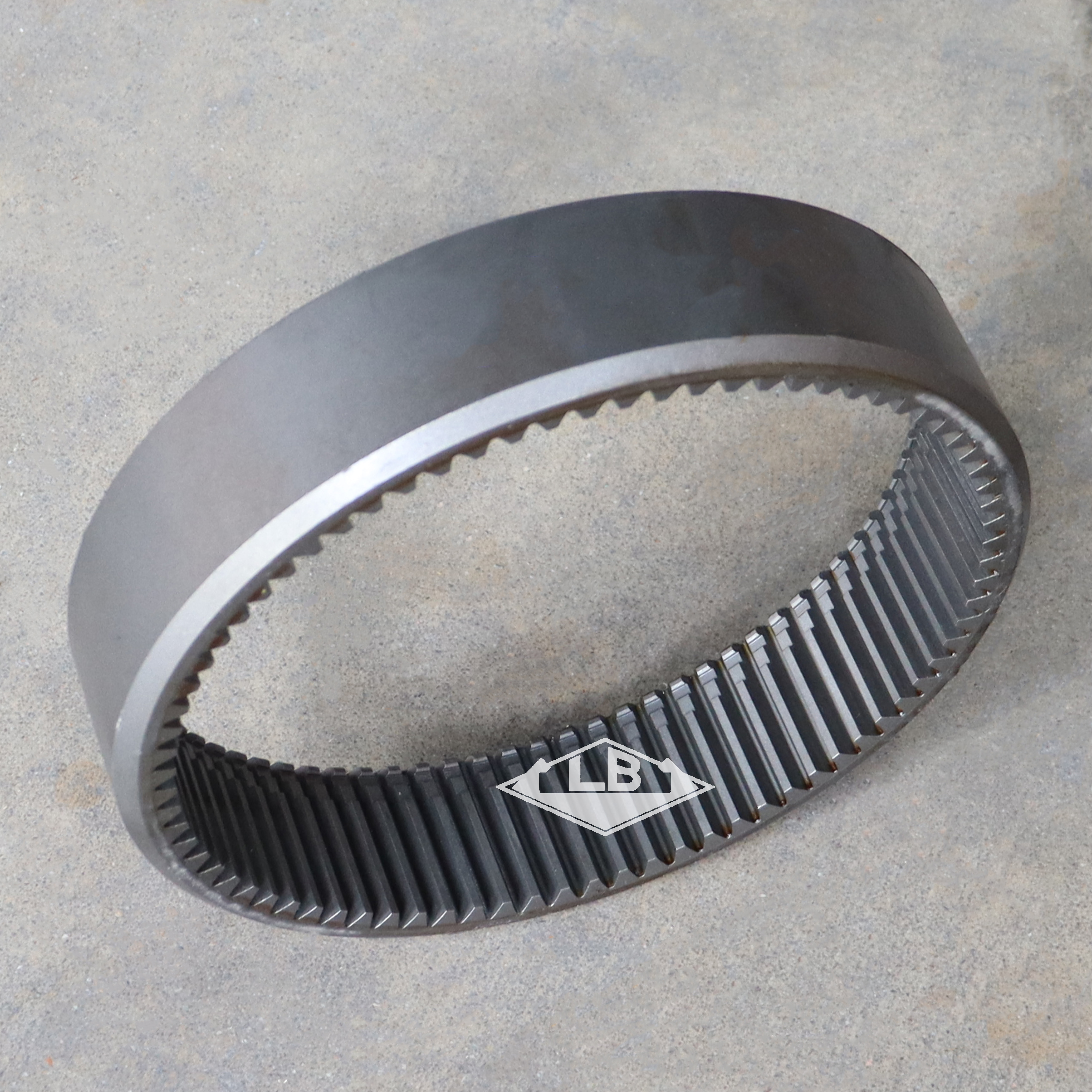 JCB220旧款 行走一级齿圈(6) JCB220 с защитным кожухом(6)