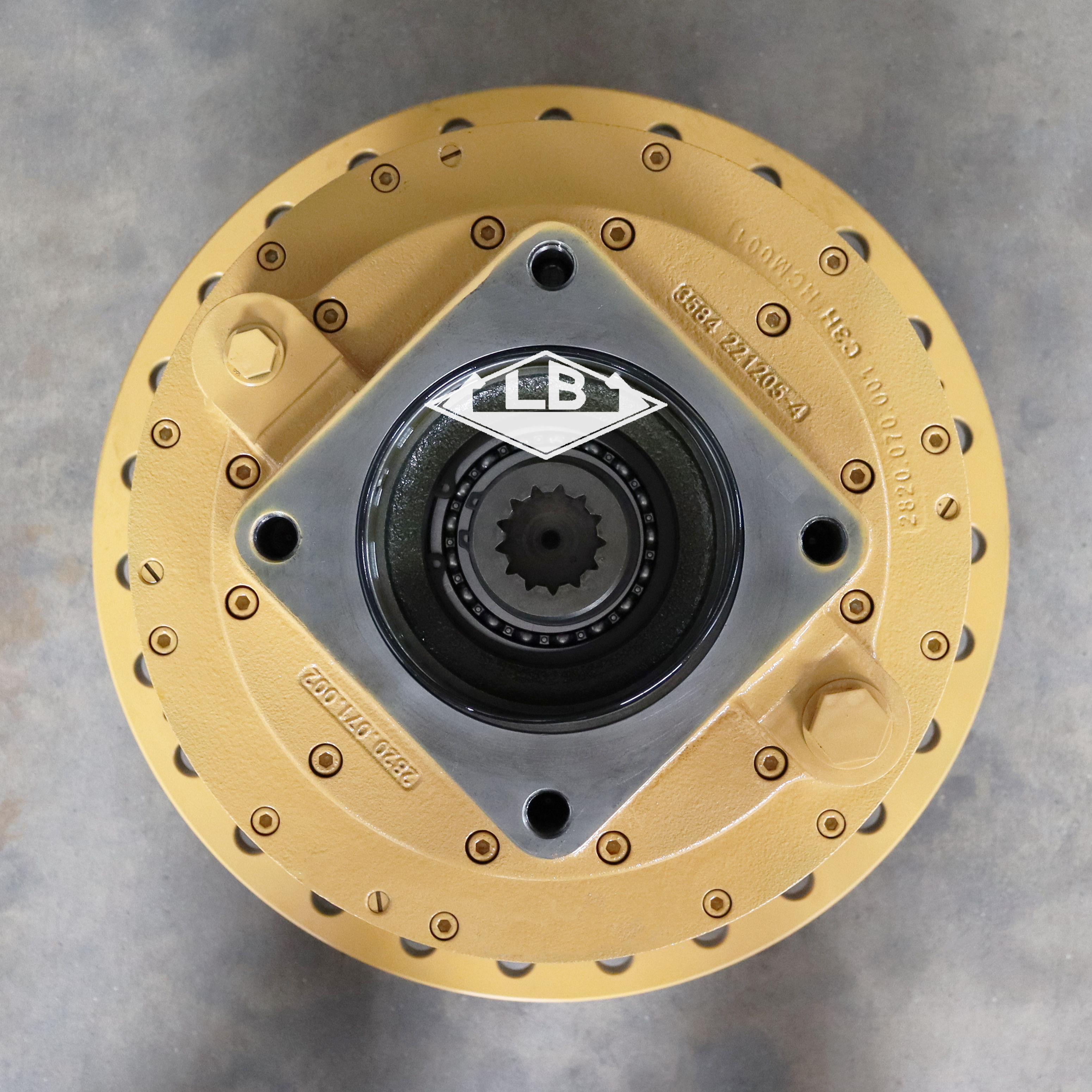 E395 回转牙箱(2) E395 Защитный кожух(2)