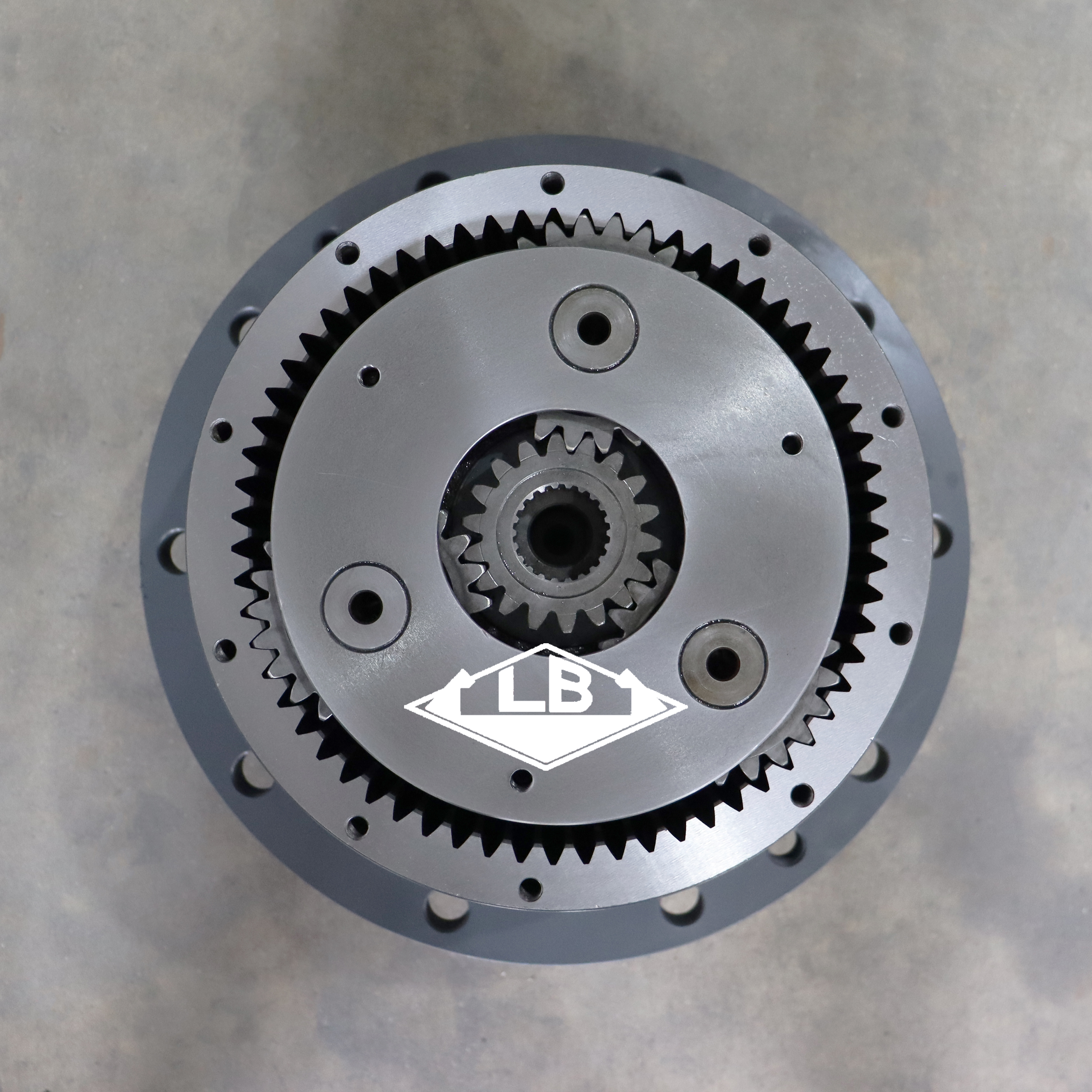 R250-9 R260-9 HX260 Резумновая шестерня 39Q7-12101 39Q7-12100 R260 Swing Gearbox Применяйте для Hyundai Excavator